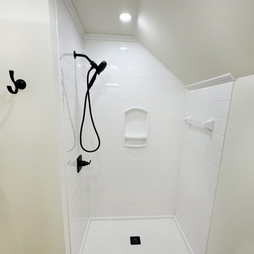 Onyx-Surround-vinyl-waterproof-tile-alternative-shower-shiplap-white